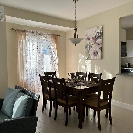 Seamist Villa @Oceanpointe Lucea Comfy 2Br W/Pool Gym & Parking 外观 照片