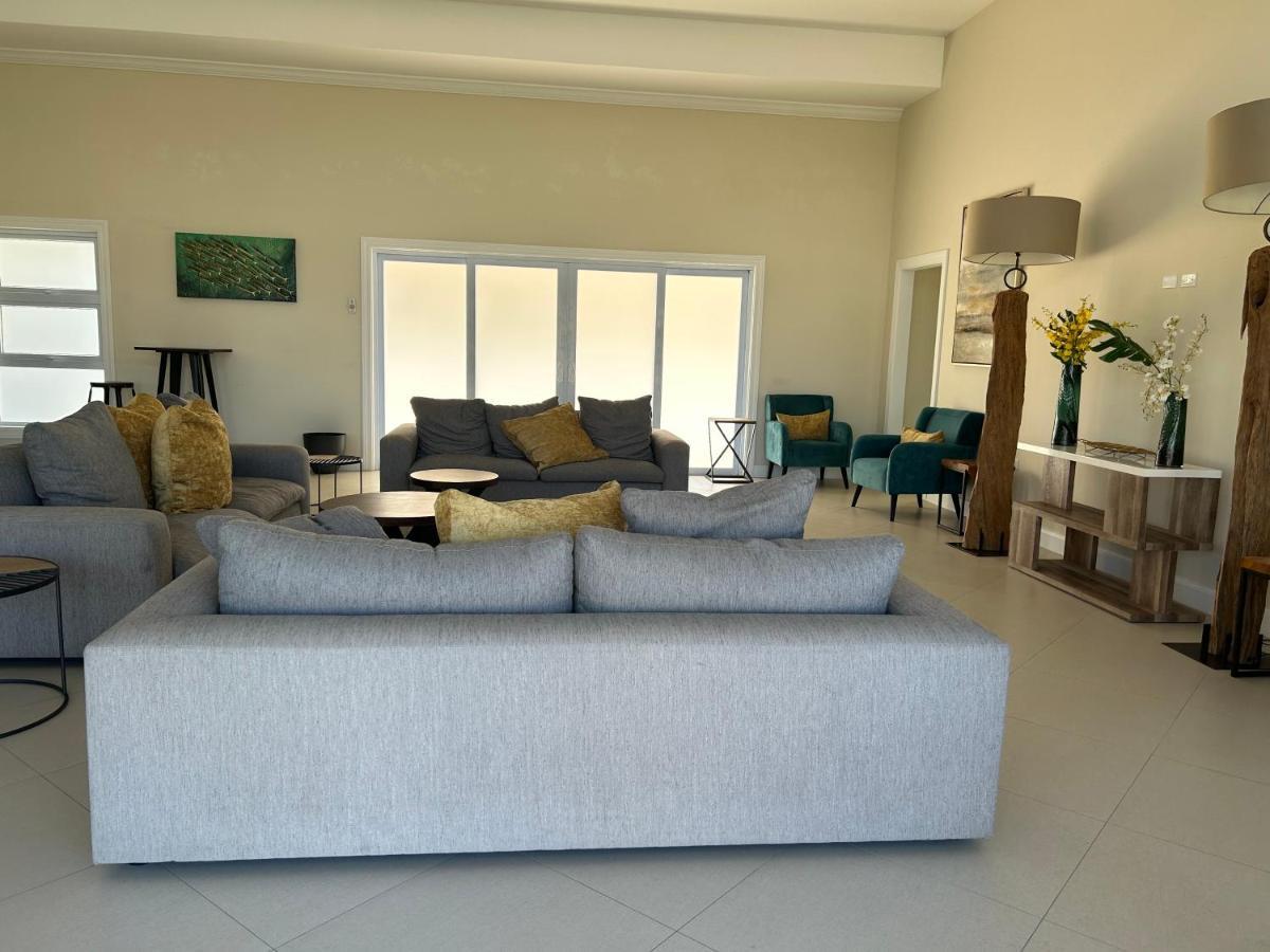 Seamist Villa @Oceanpointe Lucea Comfy 2Br W/Pool Gym & Parking 外观 照片