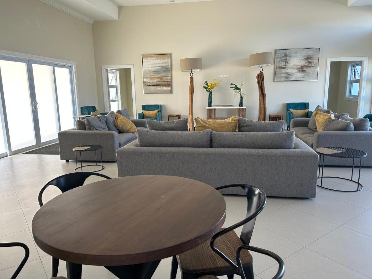 Seamist Villa @Oceanpointe Lucea Comfy 2Br W/Pool Gym & Parking 外观 照片