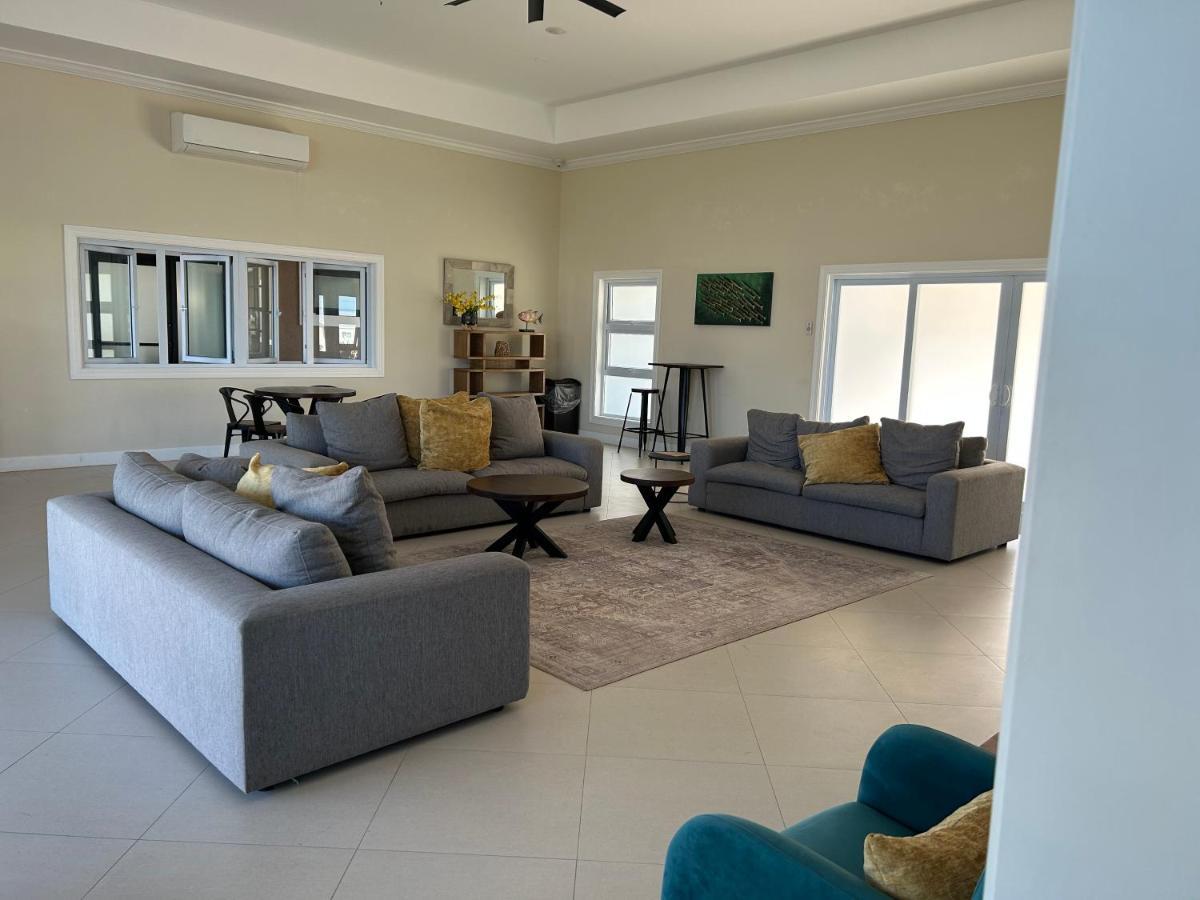 Seamist Villa @Oceanpointe Lucea Comfy 2Br W/Pool Gym & Parking 外观 照片