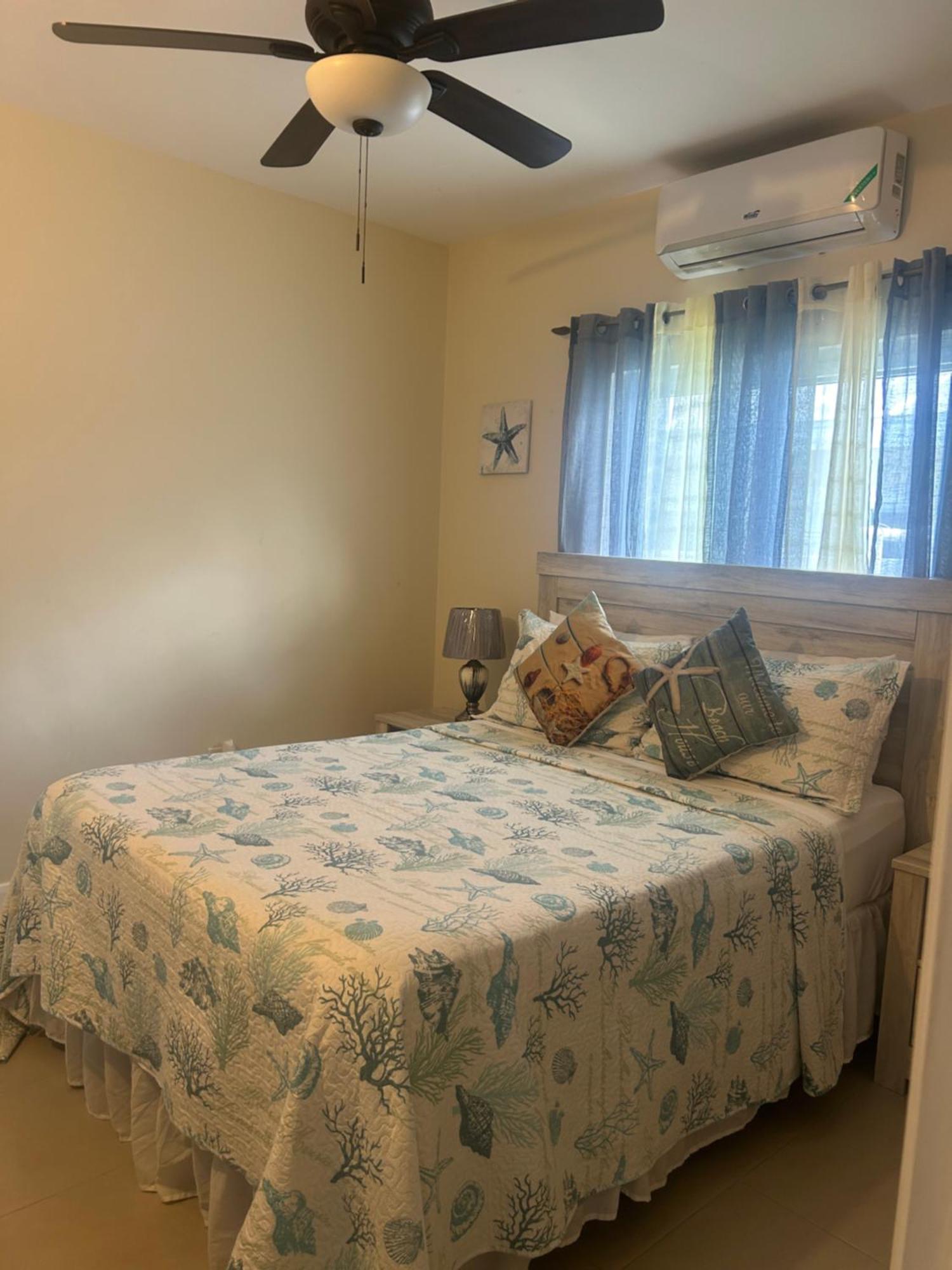Seamist Villa @Oceanpointe Lucea Comfy 2Br W/Pool Gym & Parking 外观 照片
